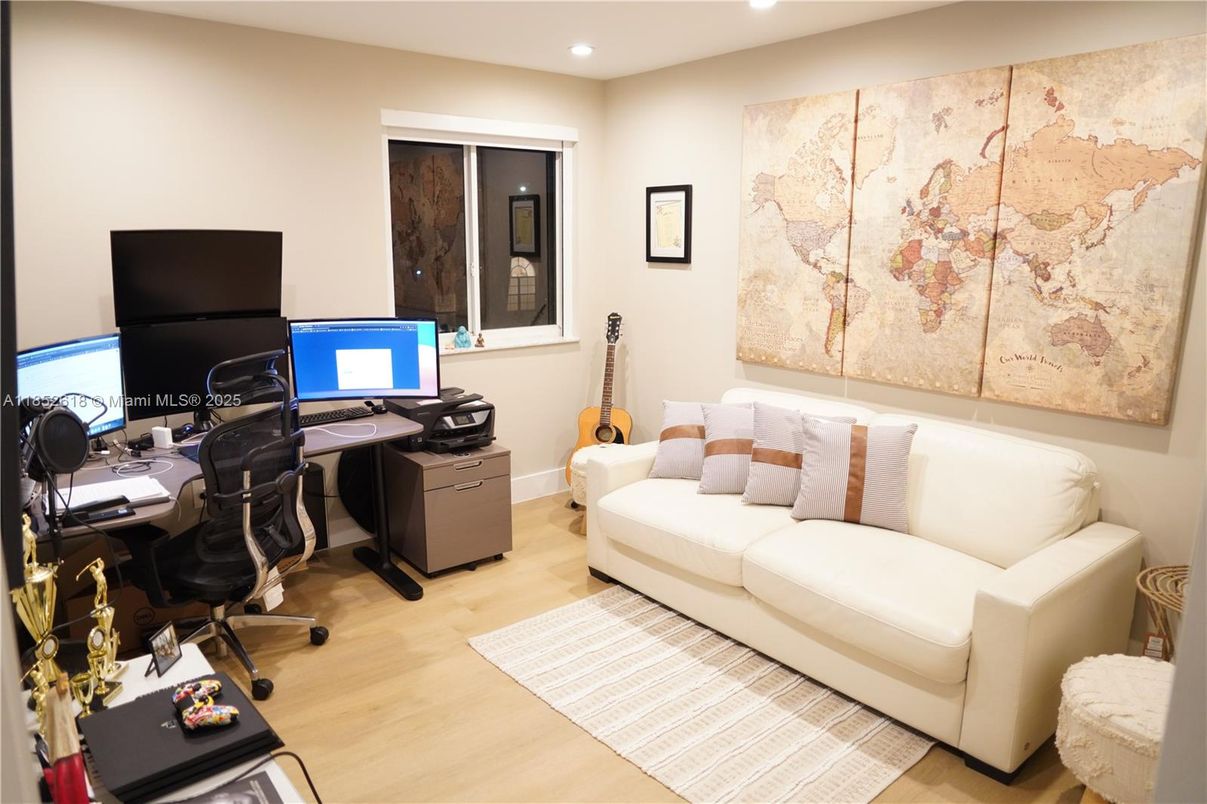Home Office, Interior, Recessed Lighting, Wood Texture Flooring