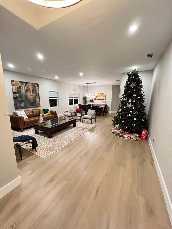 Interior, Living room, Pendant Lights, Recessed Lighting, Wood Texture Flooring
