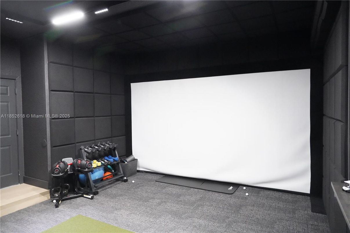 Fitness Equipment, Interior, Recessed Lighting