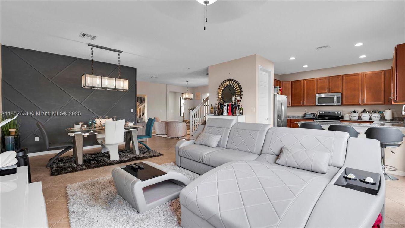 Chandelier, Dining room, Interior, Kitchen, Living room, Pendant Lights, Recessed Lighting, Stainless Steel Appliances