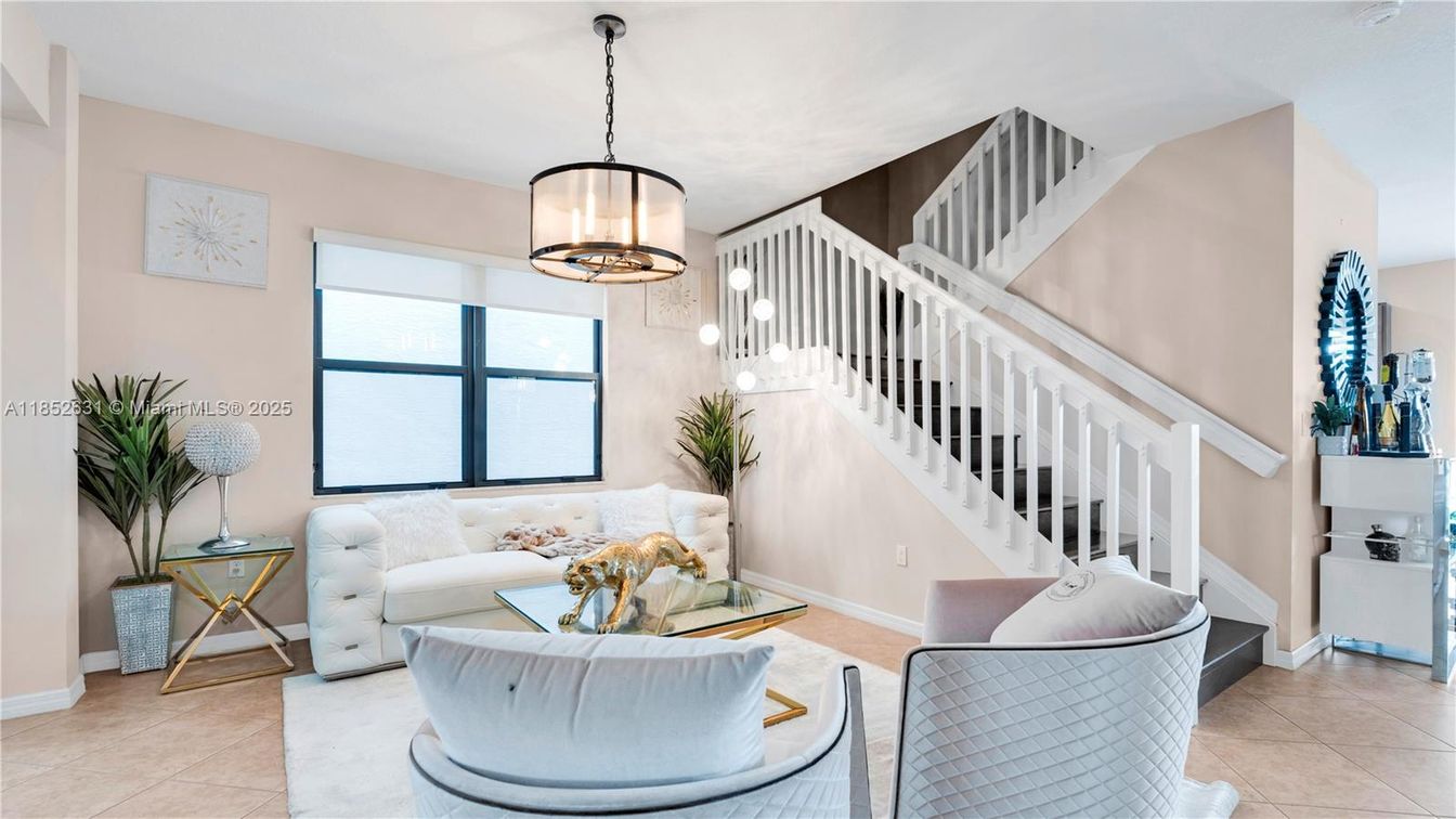 Interior, Living room, Pendant Lights