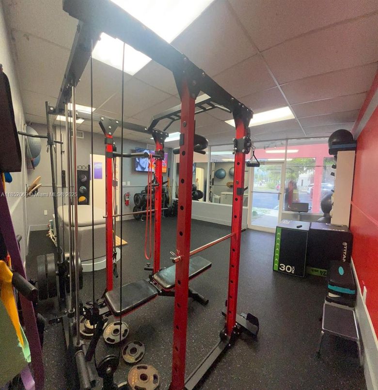 Fitness Equipment, Interior, Recessed Lighting