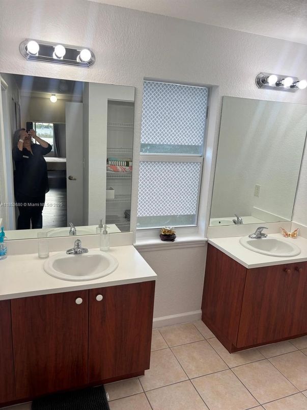 Bathroom, Dual Sink Vanities, Interior