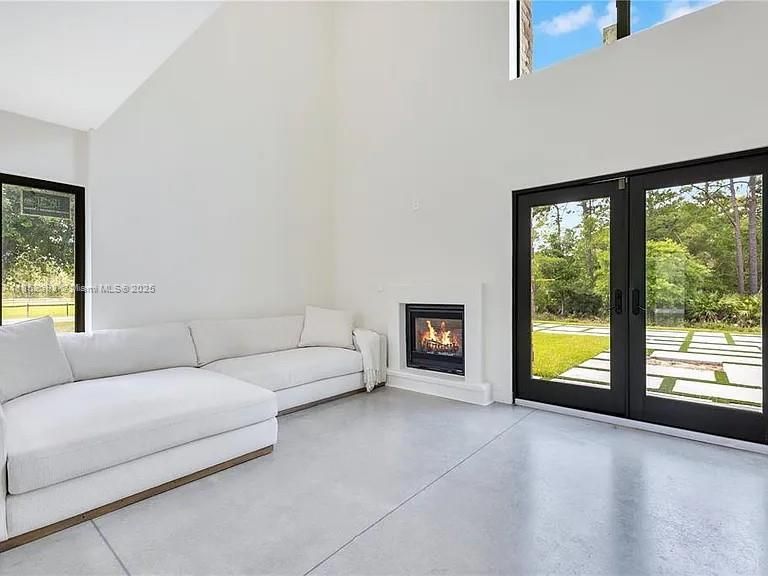 Fireplace, Interior, Living room