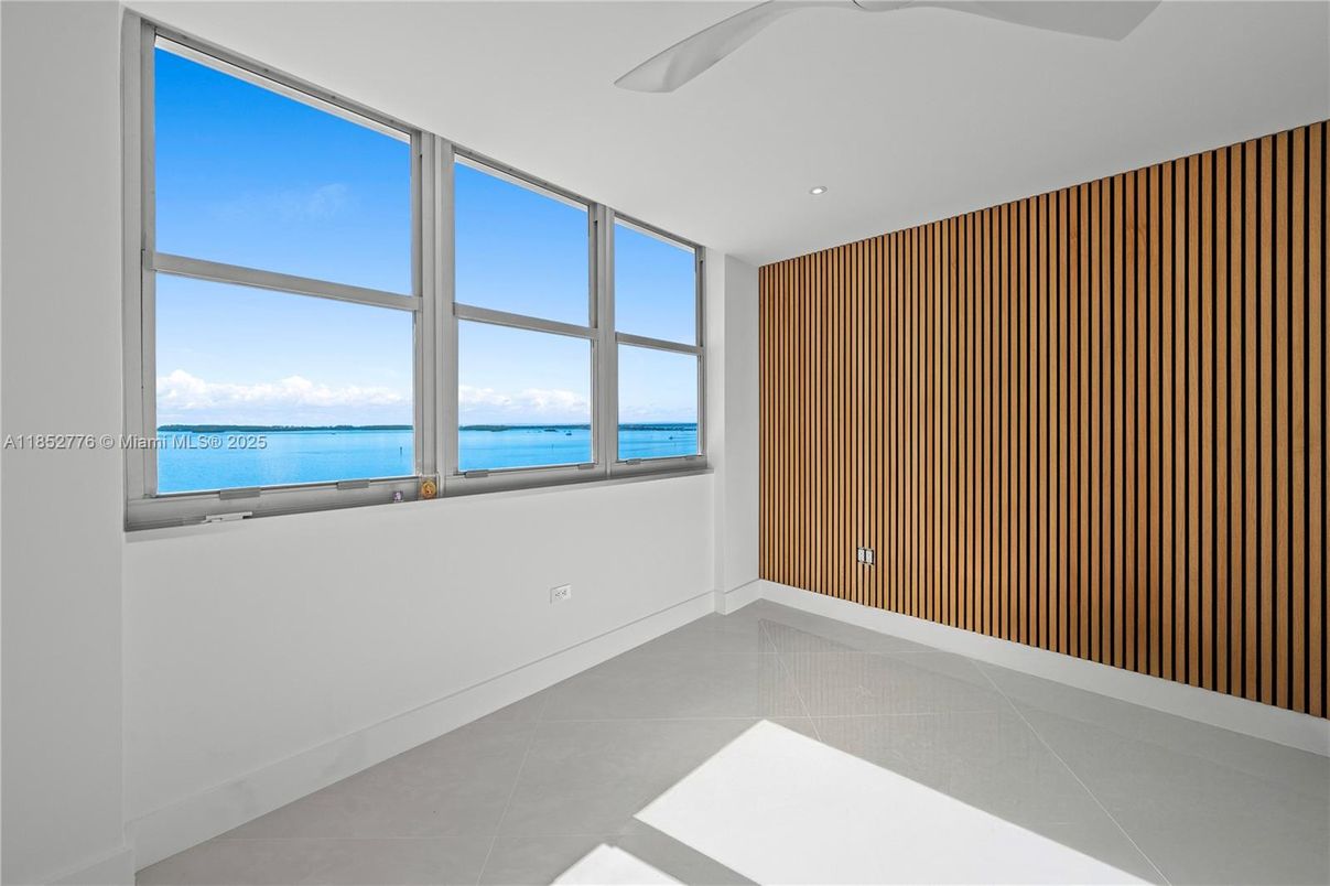 Empty room, Interior, Recessed Lighting, Water