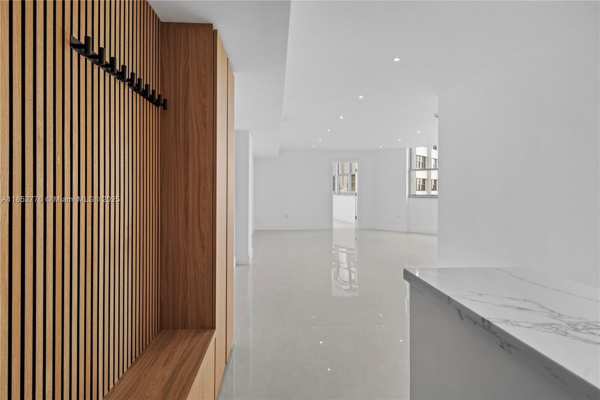 Empty room, Interior, Pendant Lights, Recessed Lighting