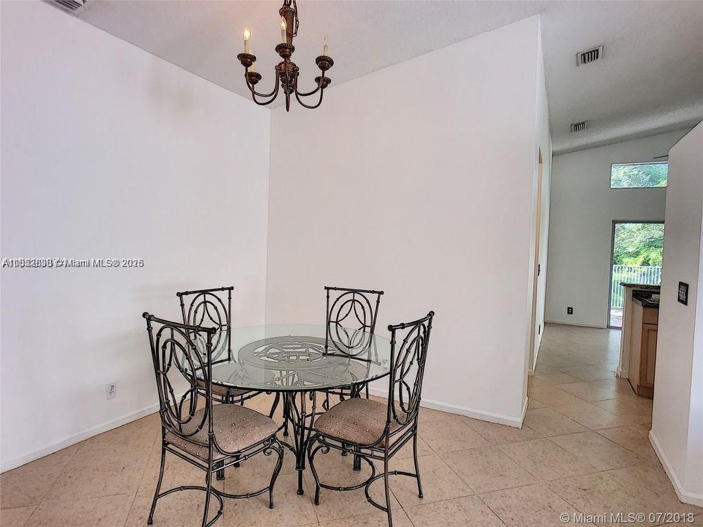 Chandelier, Dining room, Interior