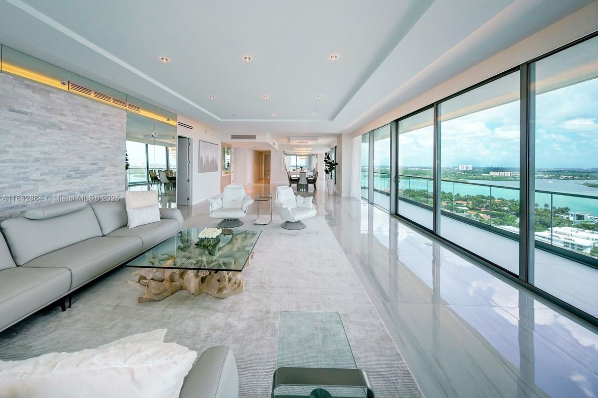 Interior, Living room, Recessed Lighting, Water