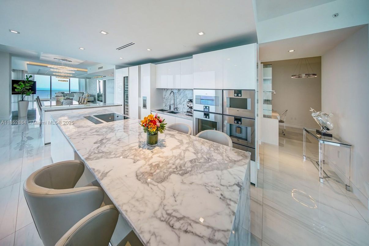 Dining room, Interior, Kitchen, Recessed Lighting, Stainless Steel Appliances, Water