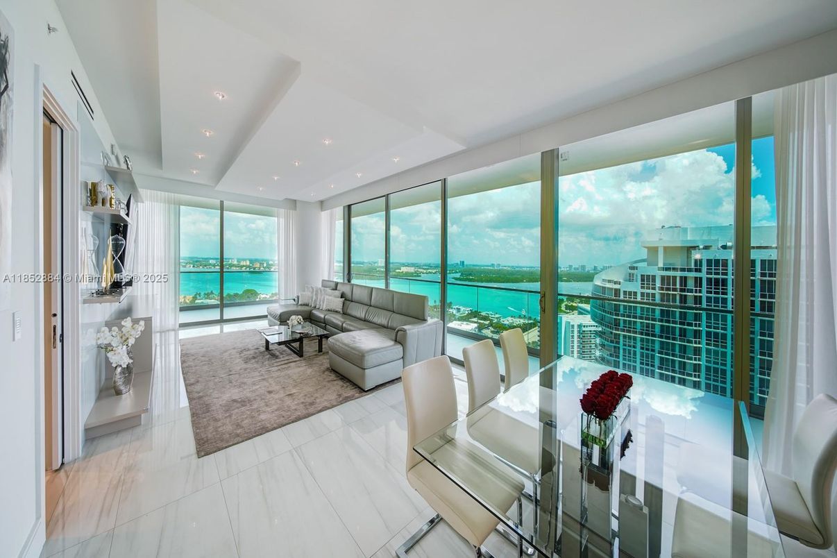 Dining room, Interior, Living room, Recessed Lighting, Water