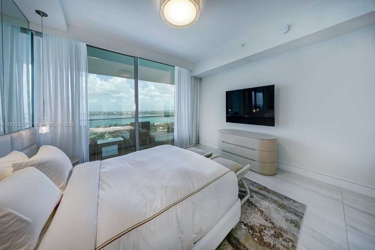 Bedroom, Interior, Water
