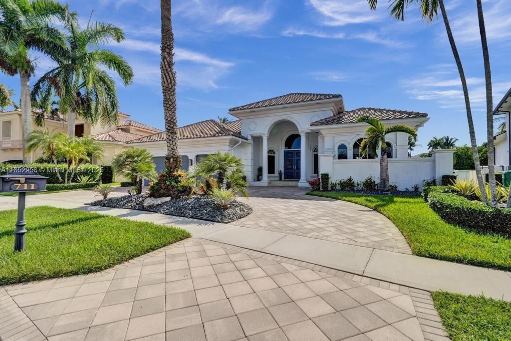 Backyard, Exterior, Facade, Mediterranean