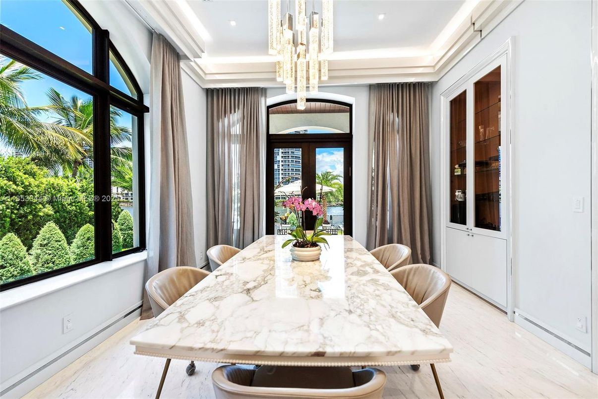 Dining room, Interior, Pendant Lights, Recessed Lighting, Wood Texture Flooring