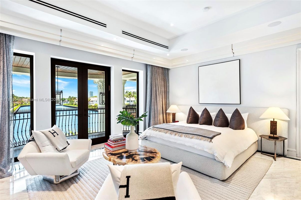 Bedroom, Interior, Recessed Lighting, Water