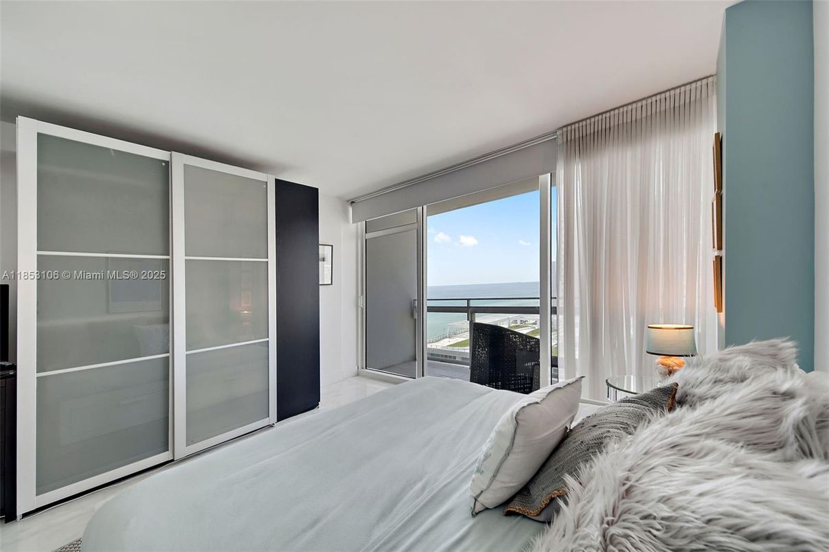 Bedroom, Interior, Water