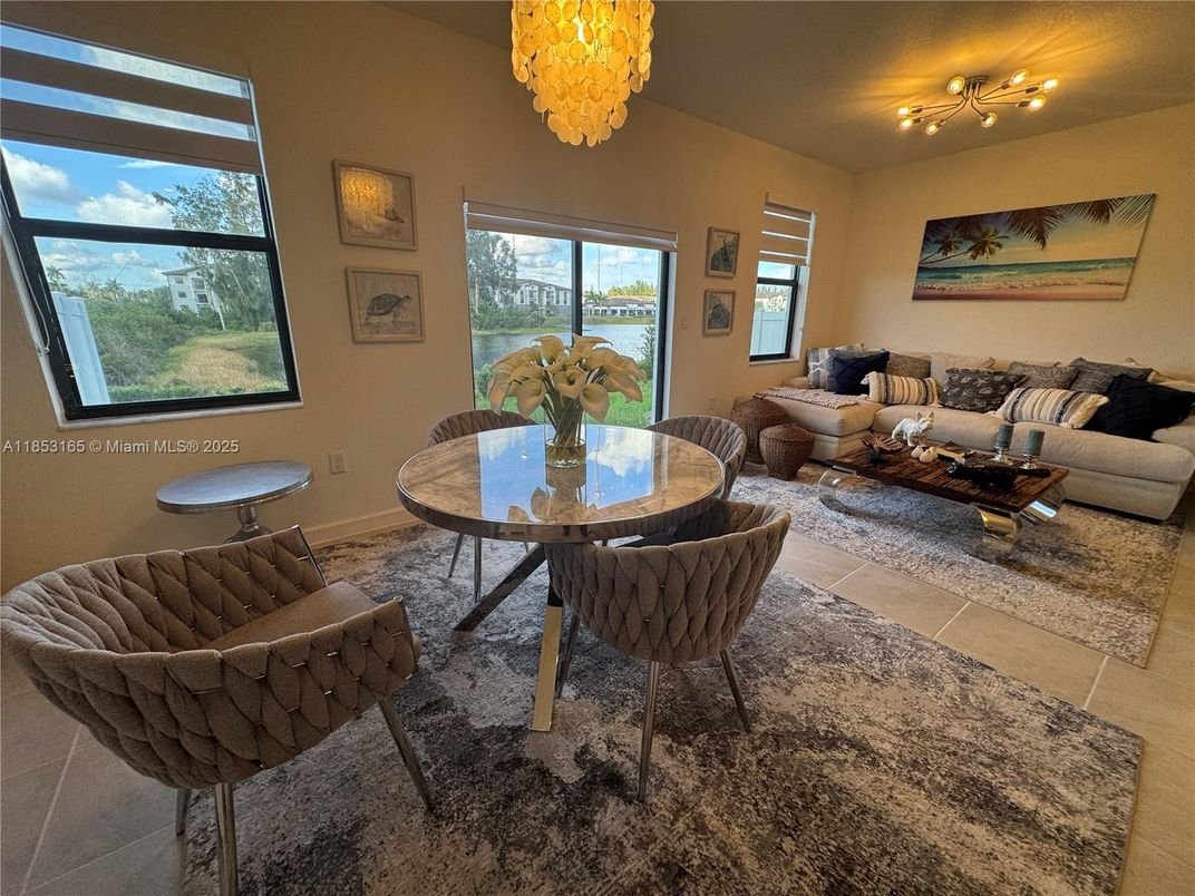 Chandelier, Dining room, Interior, Living room