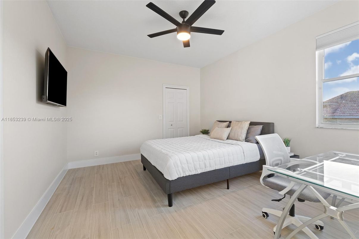 Bedroom, Home Office, Interior, Wood Texture Flooring
