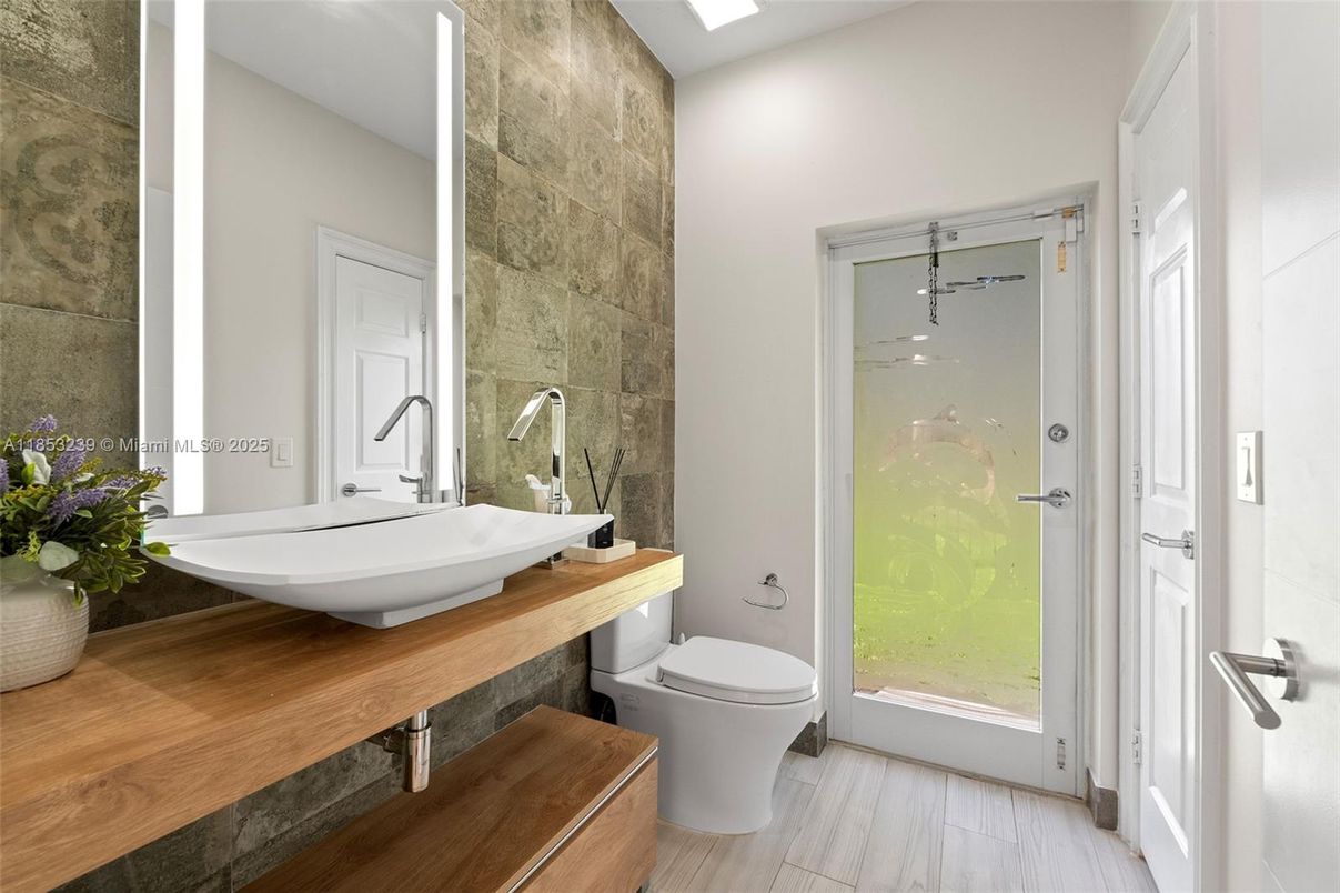 Bathroom, Interior