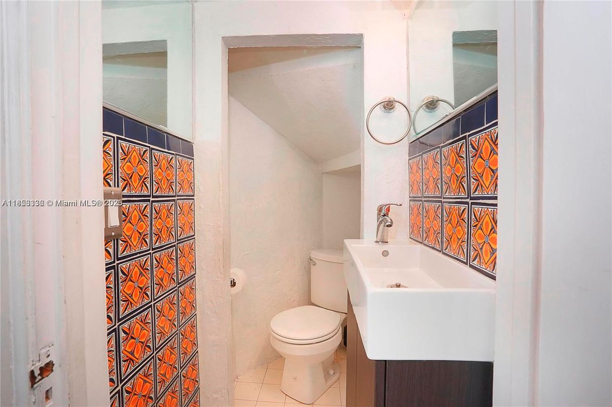 Bathroom, Interior