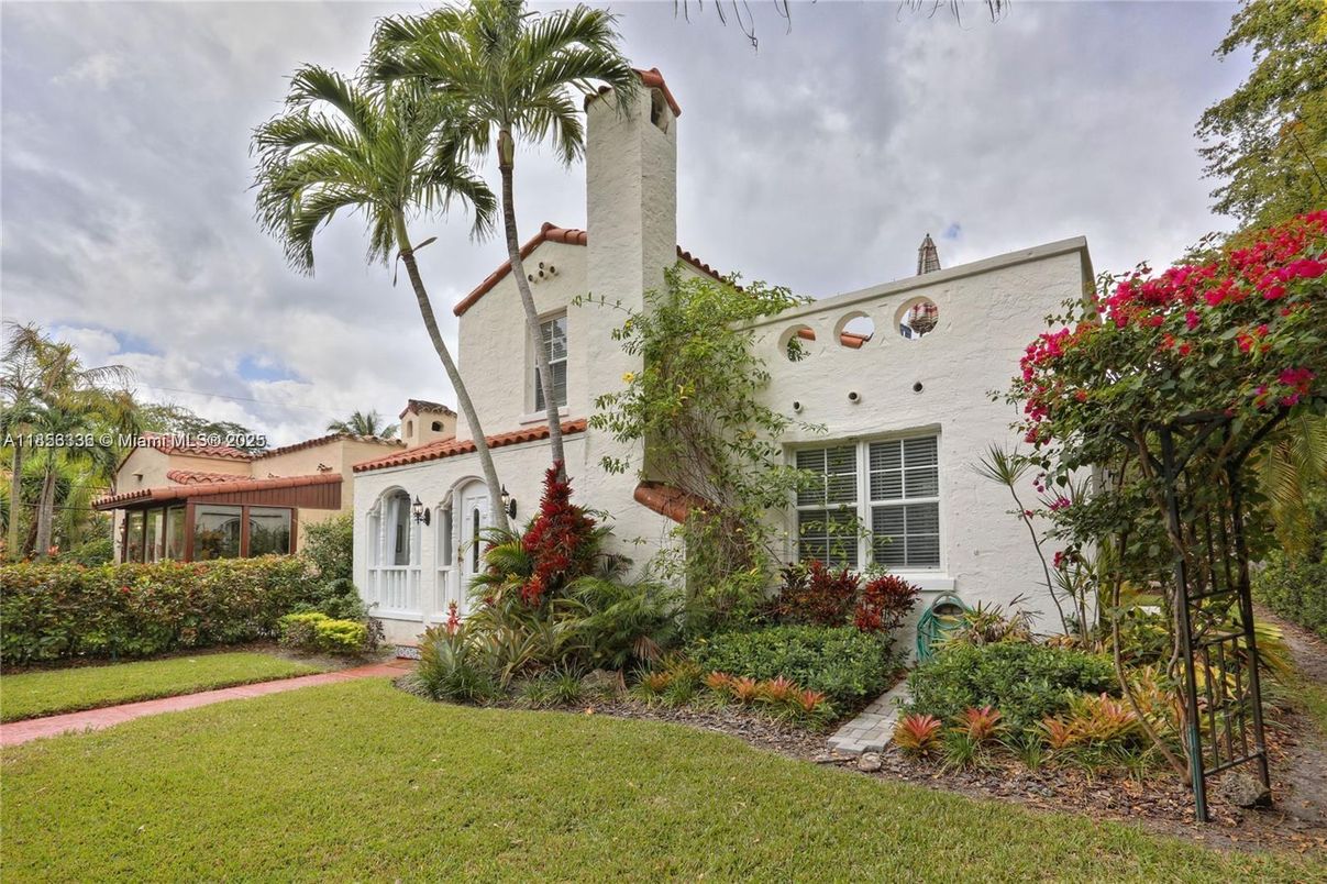 Backyard, Exterior, Facade, Spanish Mediterranean