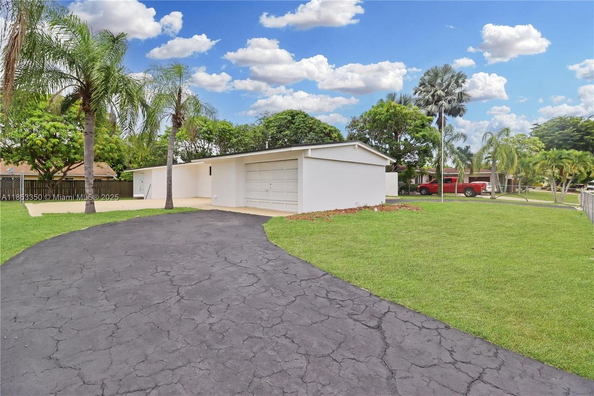 Backyard, Detached Garage, Exterior