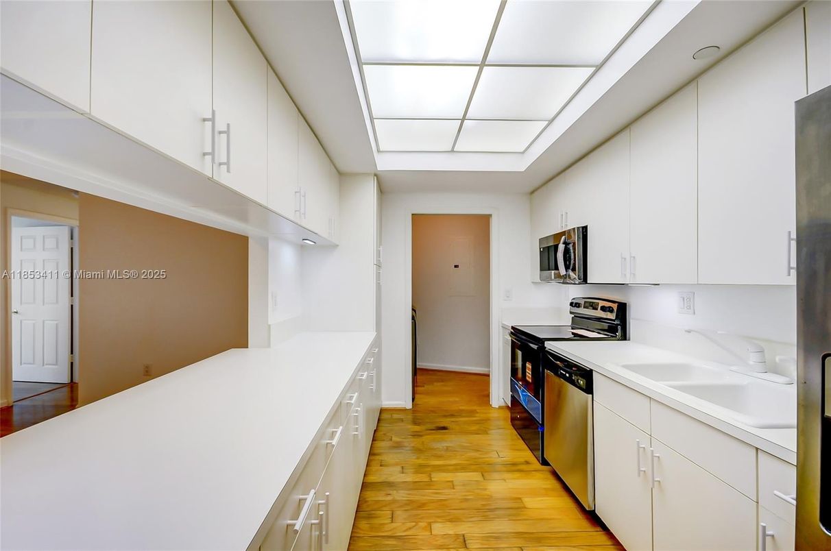 Glass Ceilings, Interior, Kitchen, Wood Texture Flooring