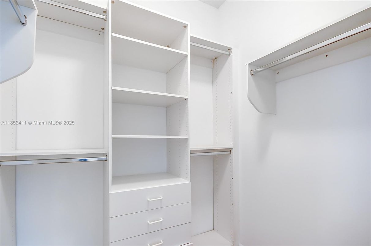 Interior, Walk-in Closets