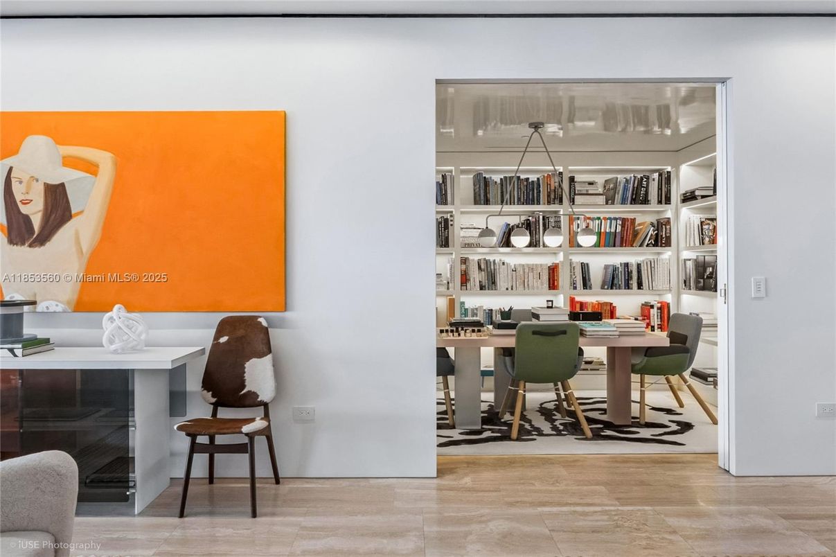 Home Office, Interior