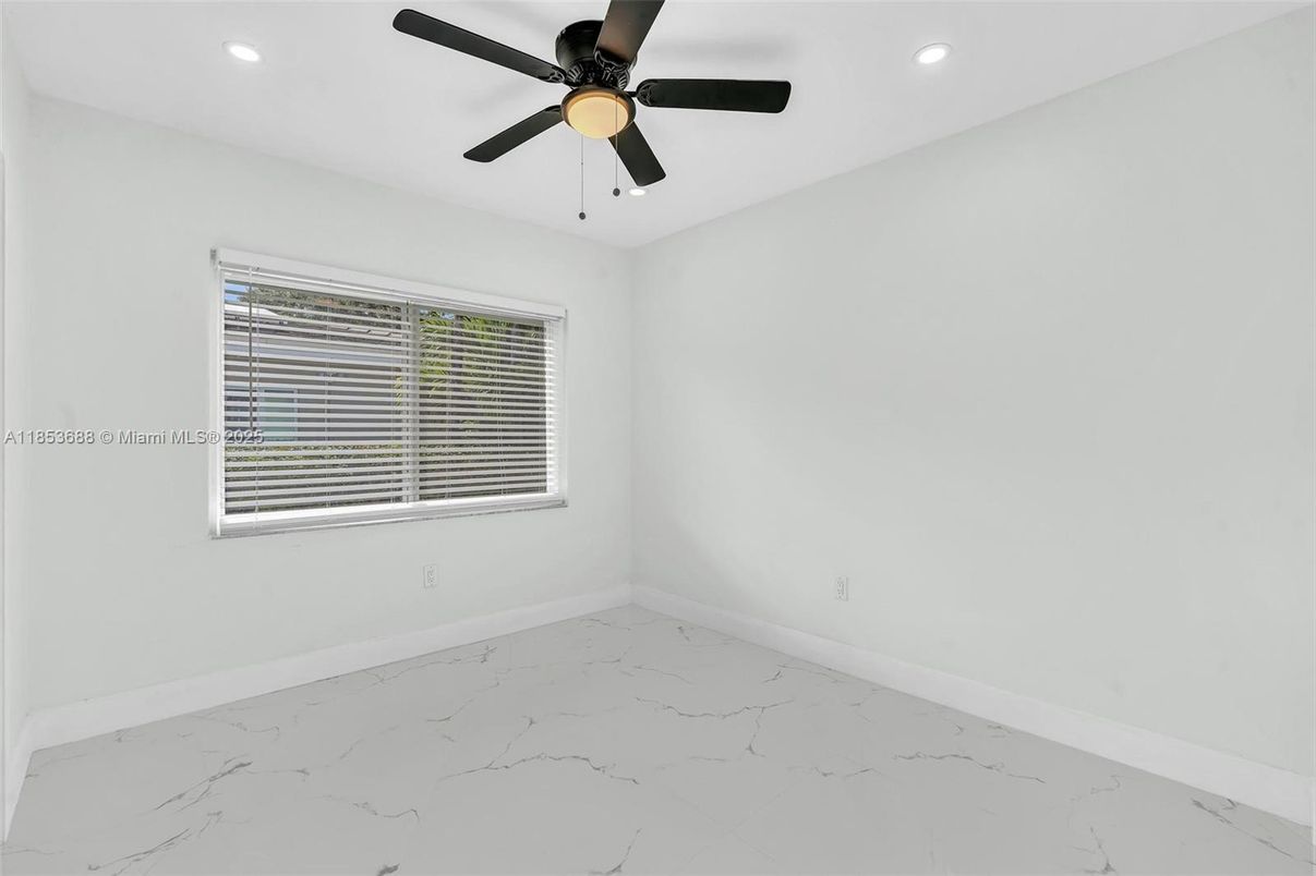 Empty room, Interior, Marble, Recessed Lighting