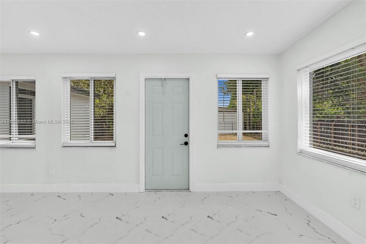 Empty room, Interior, Marble, Recessed Lighting