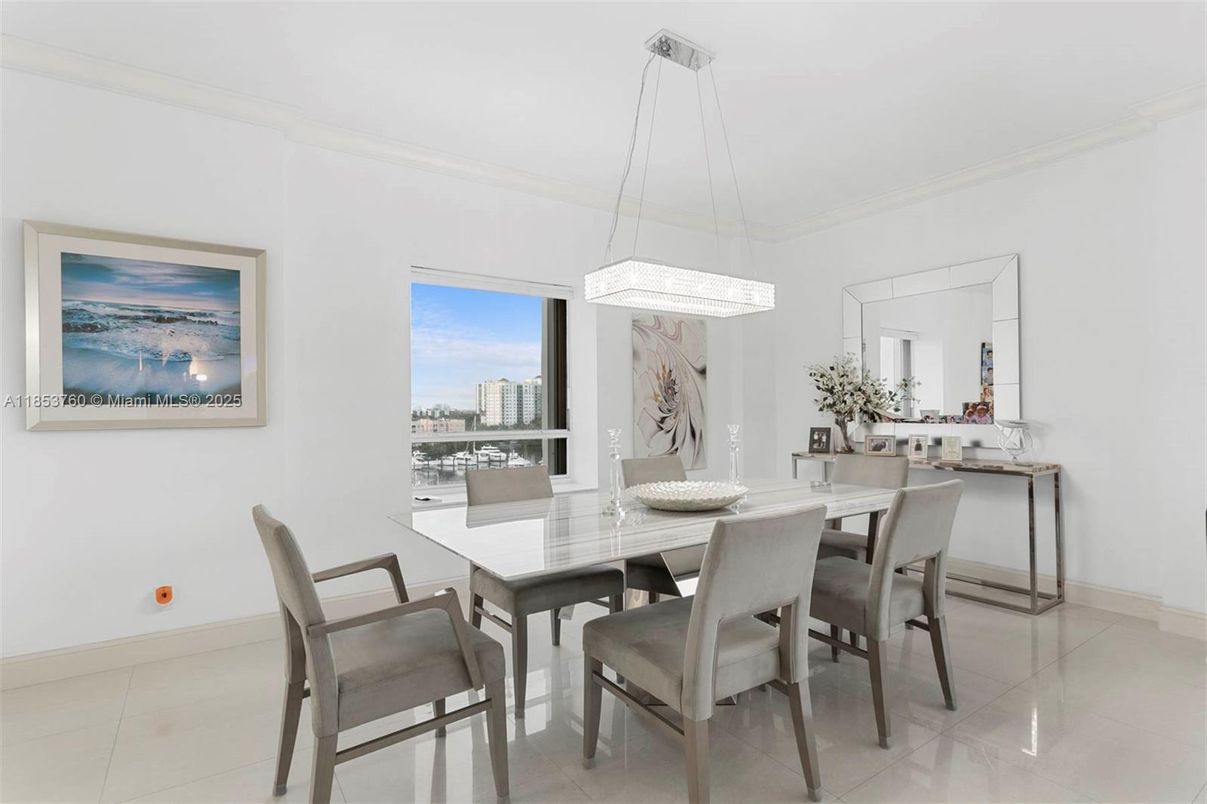 Dining room, Interior, Pendant Lights