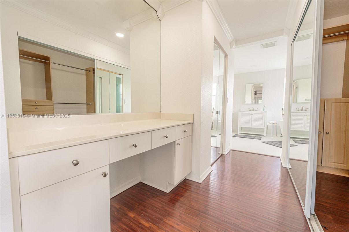Bathroom, Interior, Recessed Lighting, Wood Texture Flooring