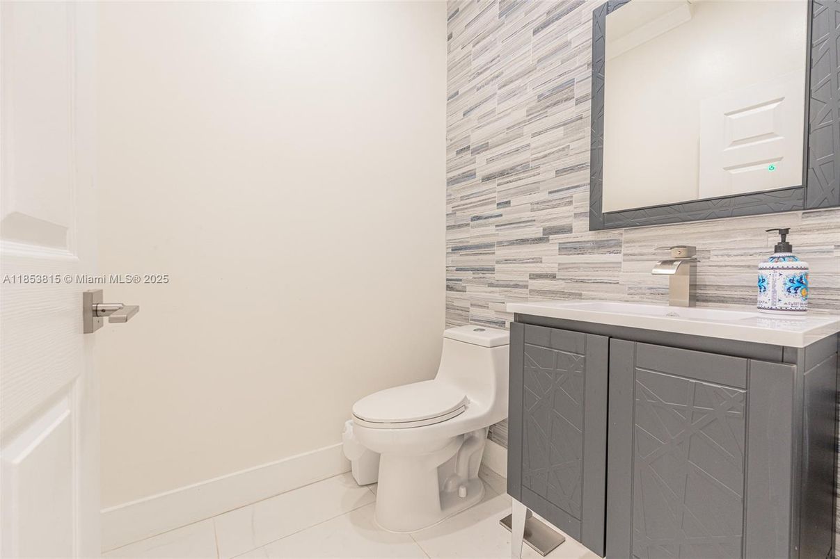 Bathroom, Interior