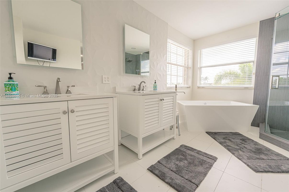Bathroom, Dual Sink Vanities, Free Standing Baths, Interior