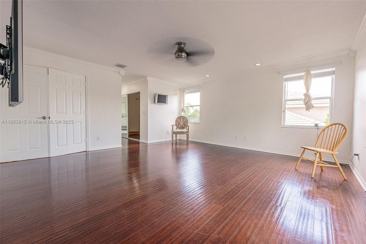 Empty room, Interior, Recessed Lighting, Wood Texture Flooring