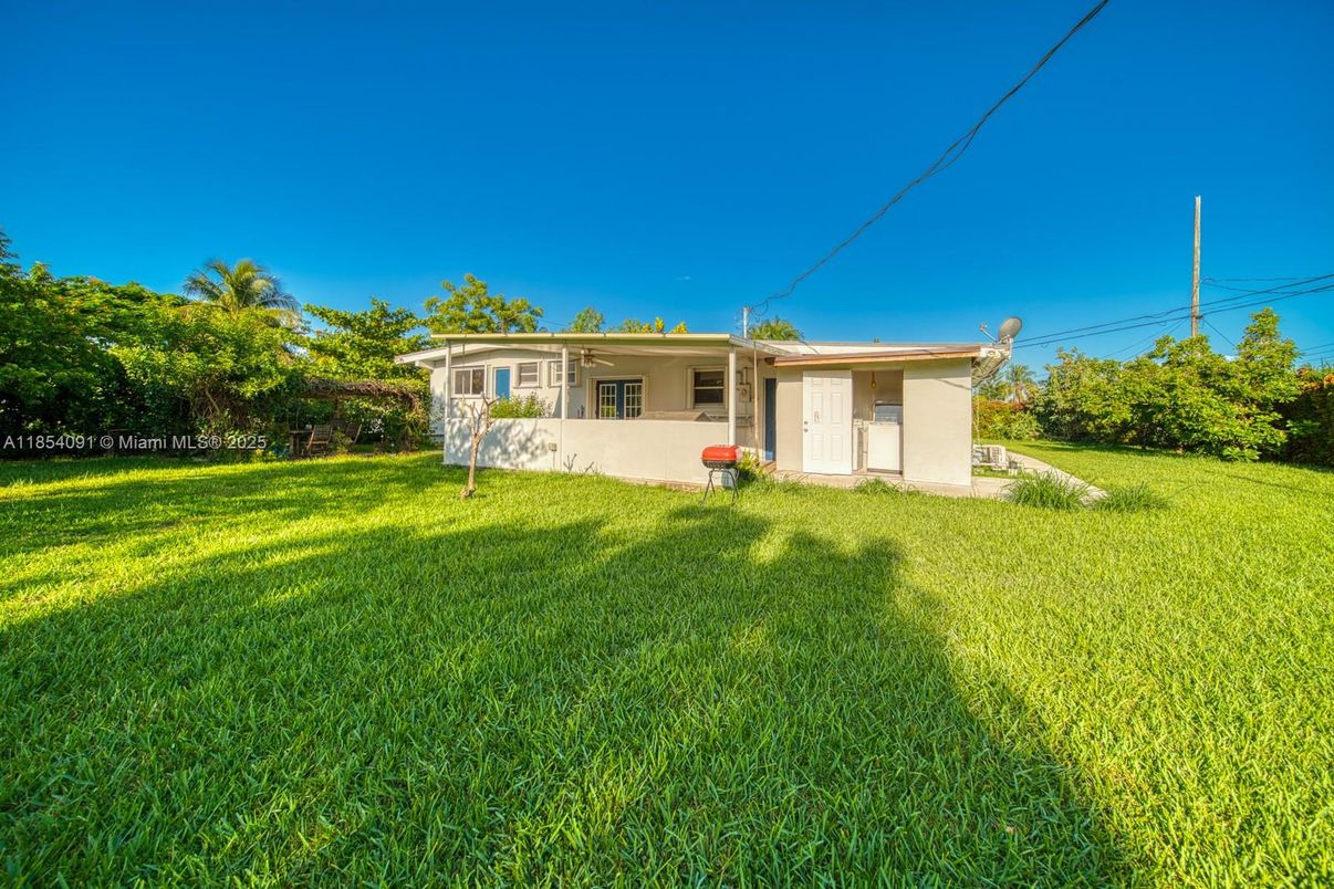 Backyard, Exterior