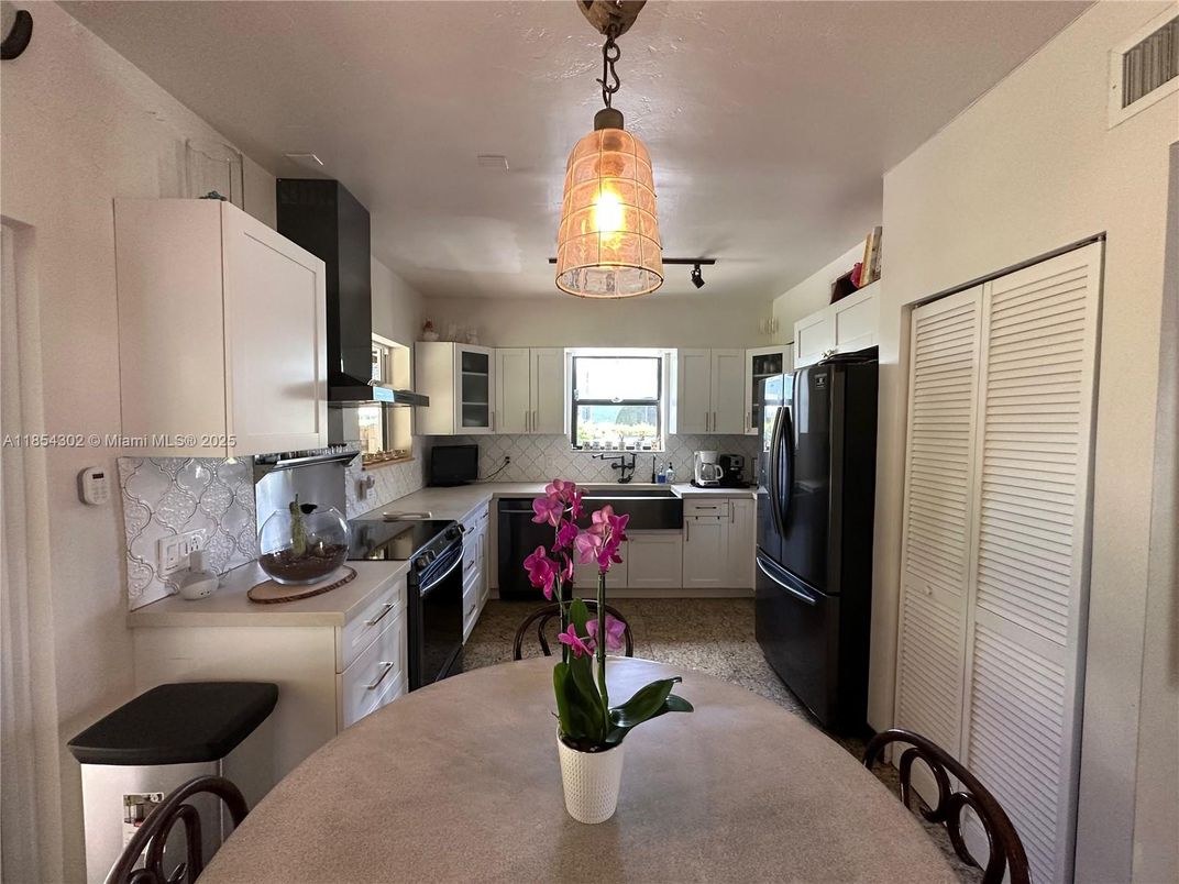 Interior, Kitchen, Pendant Lights, Stainless Steel Appliances