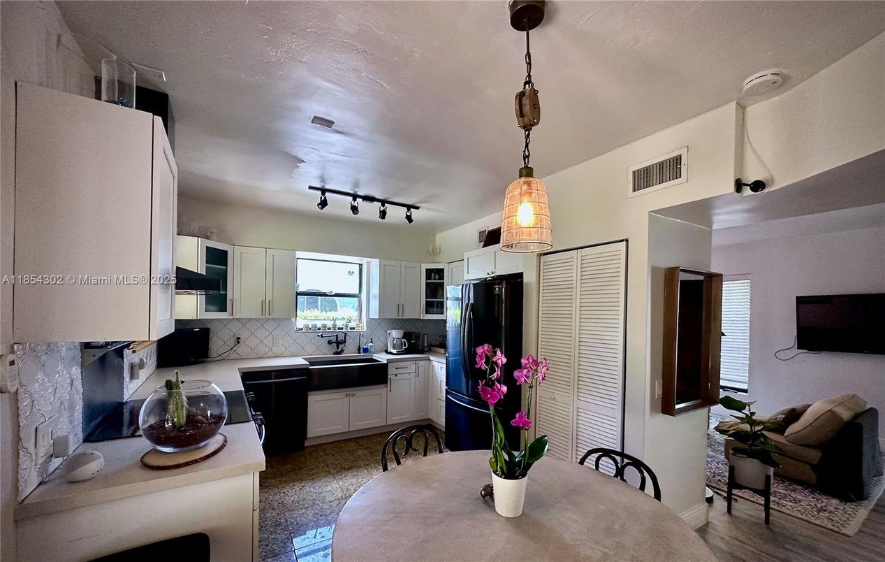 Dining room, Interior, Kitchen, Pendant Lights