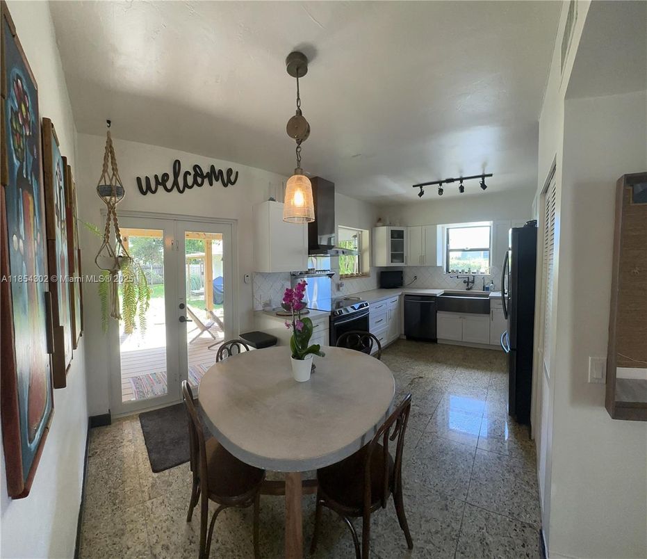 Dining room, Interior, Kitchen, Pendant Lights