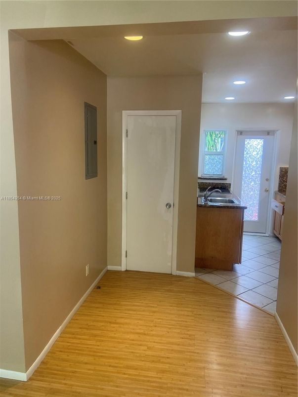 Interior, Recessed Lighting, Wood Texture Flooring
