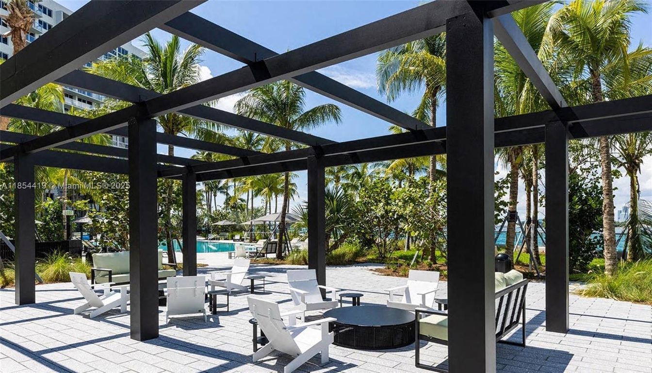 Exterior, Glass Ceilings, Pool, Sun Room