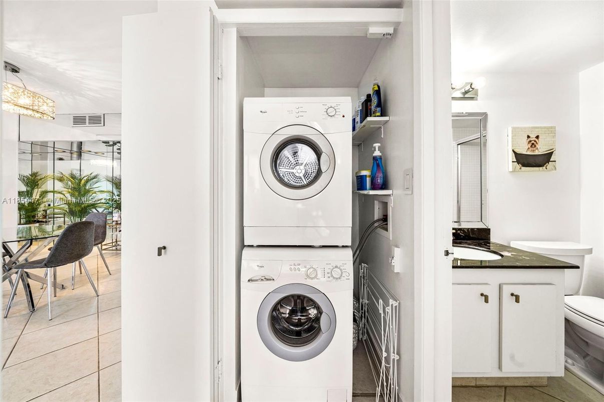 Chandelier, Interior, Utility Closets, Washer