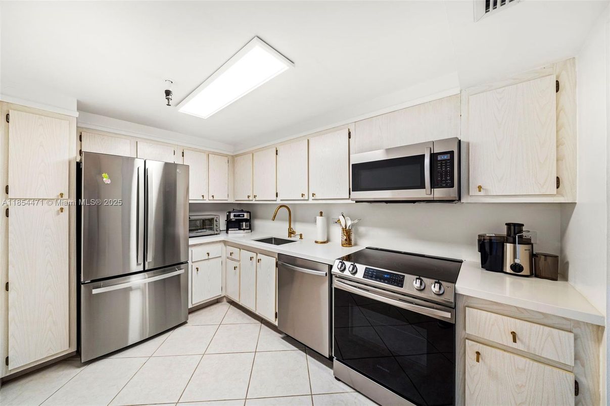 Interior, Kitchen, Stainless Steel Appliances