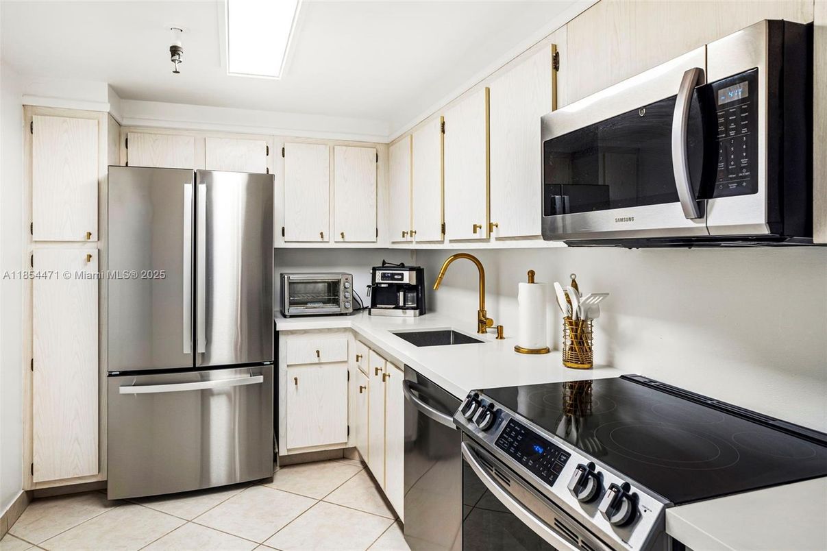 Interior, Kitchen, Stainless Steel Appliances