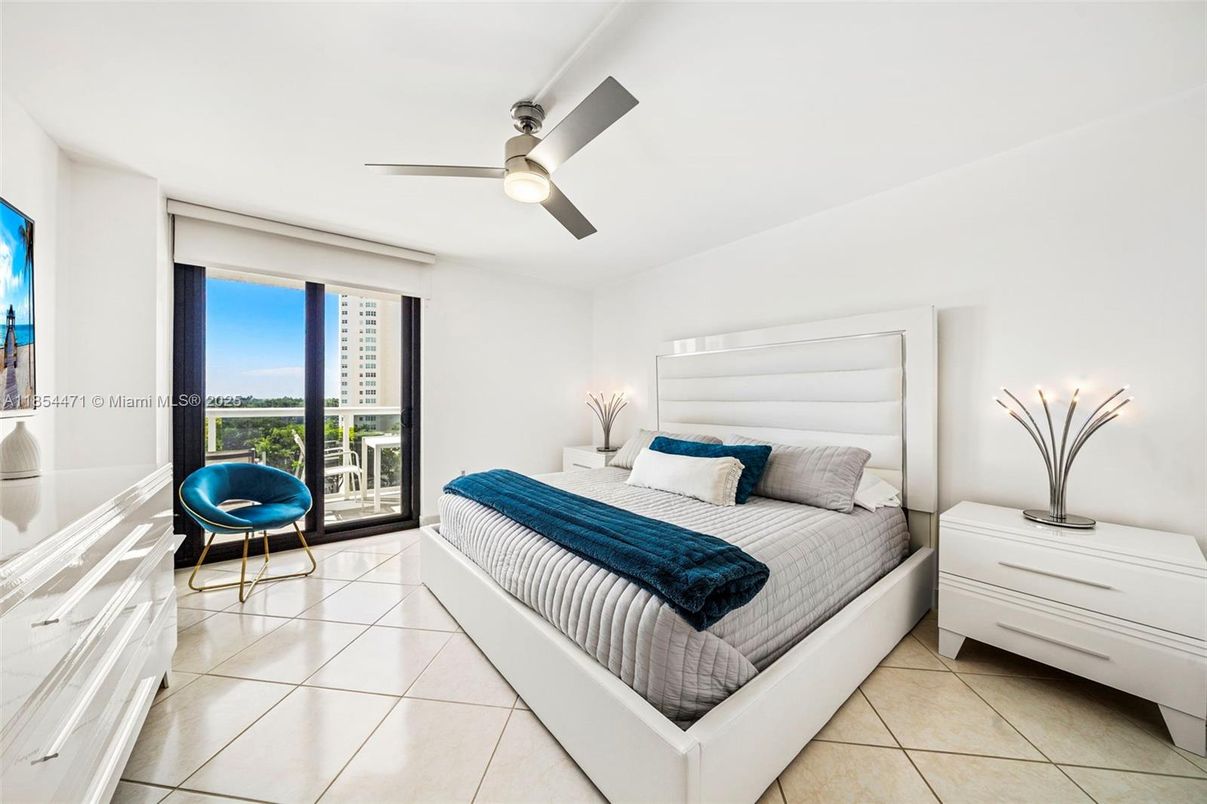 Bedroom, Interior, Water