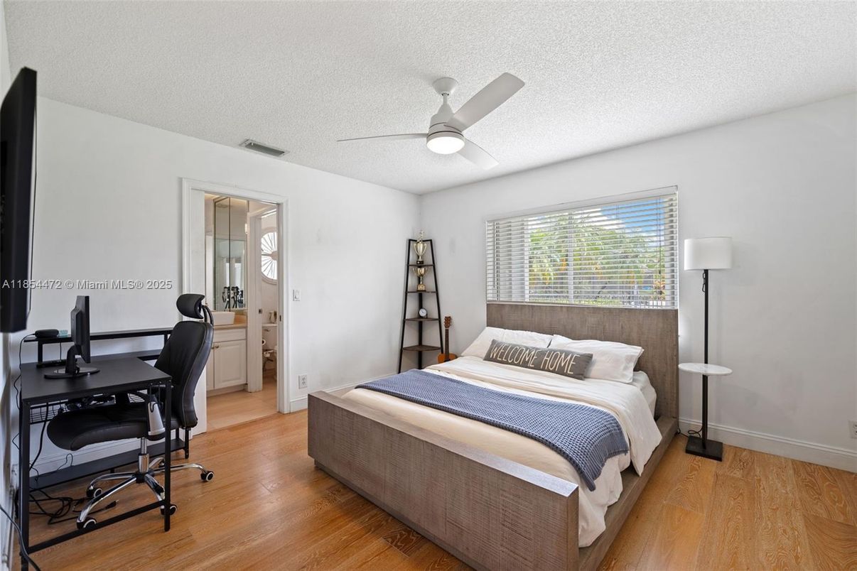 Bedroom, Home Office, Interior, Wood Texture Flooring