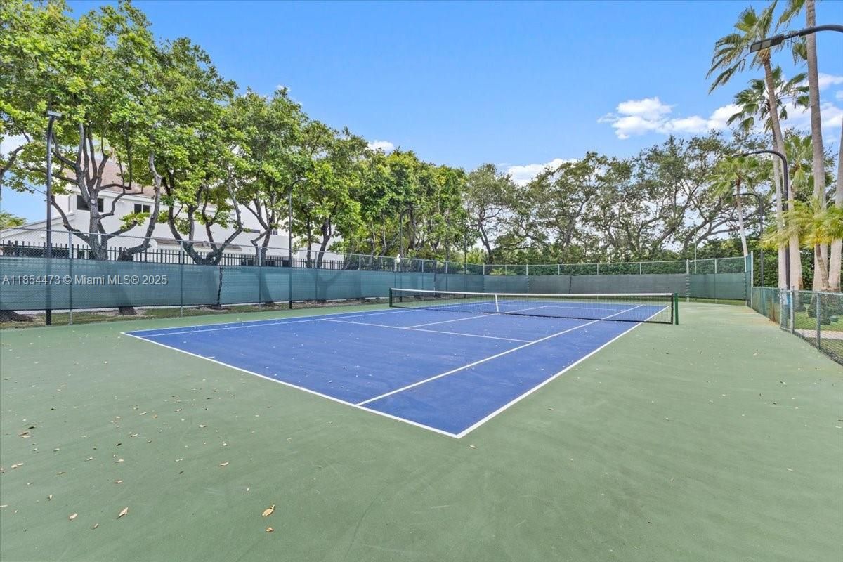 Exterior, Tennis Courts