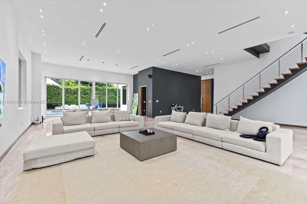 Dining room, Interior, Living room, Recessed Lighting