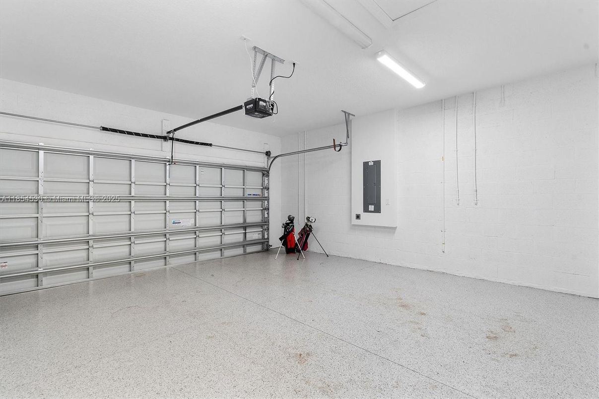 Garage, Interior