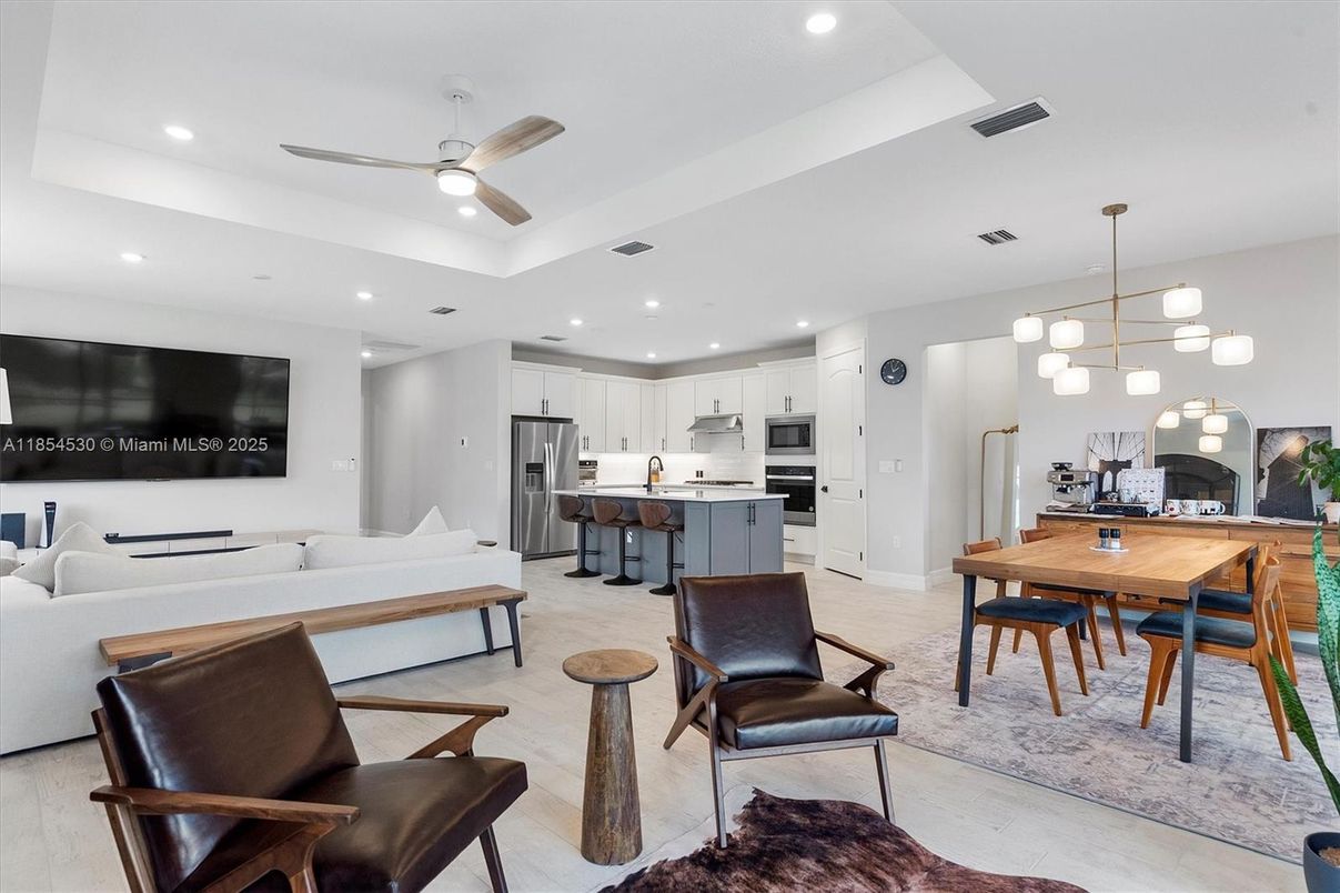 Dining room, Interior, Kitchen, Living room, Pendant Lights, Recessed Lighting, Stainless Steel Appliances